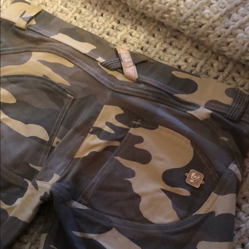 Light Camo Freddy pants